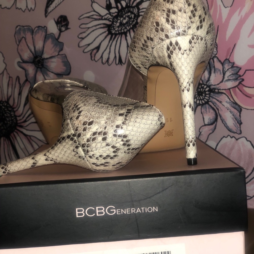 Shoes - Picture 3 of 5